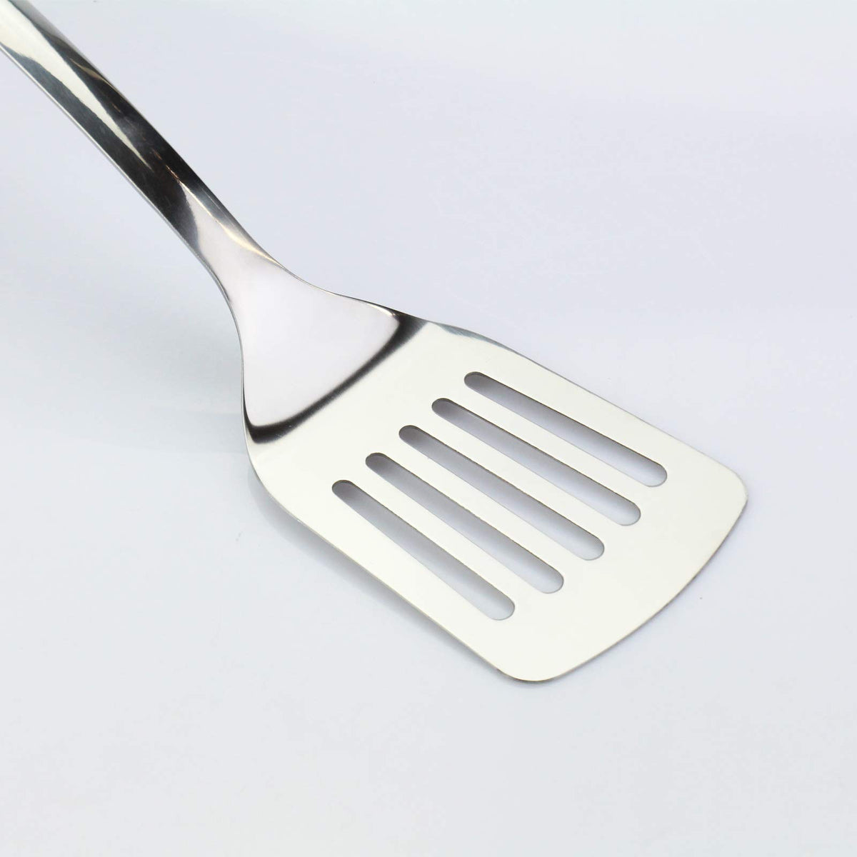 JXWING 304 stainless slotted head drains fats while transferring food.