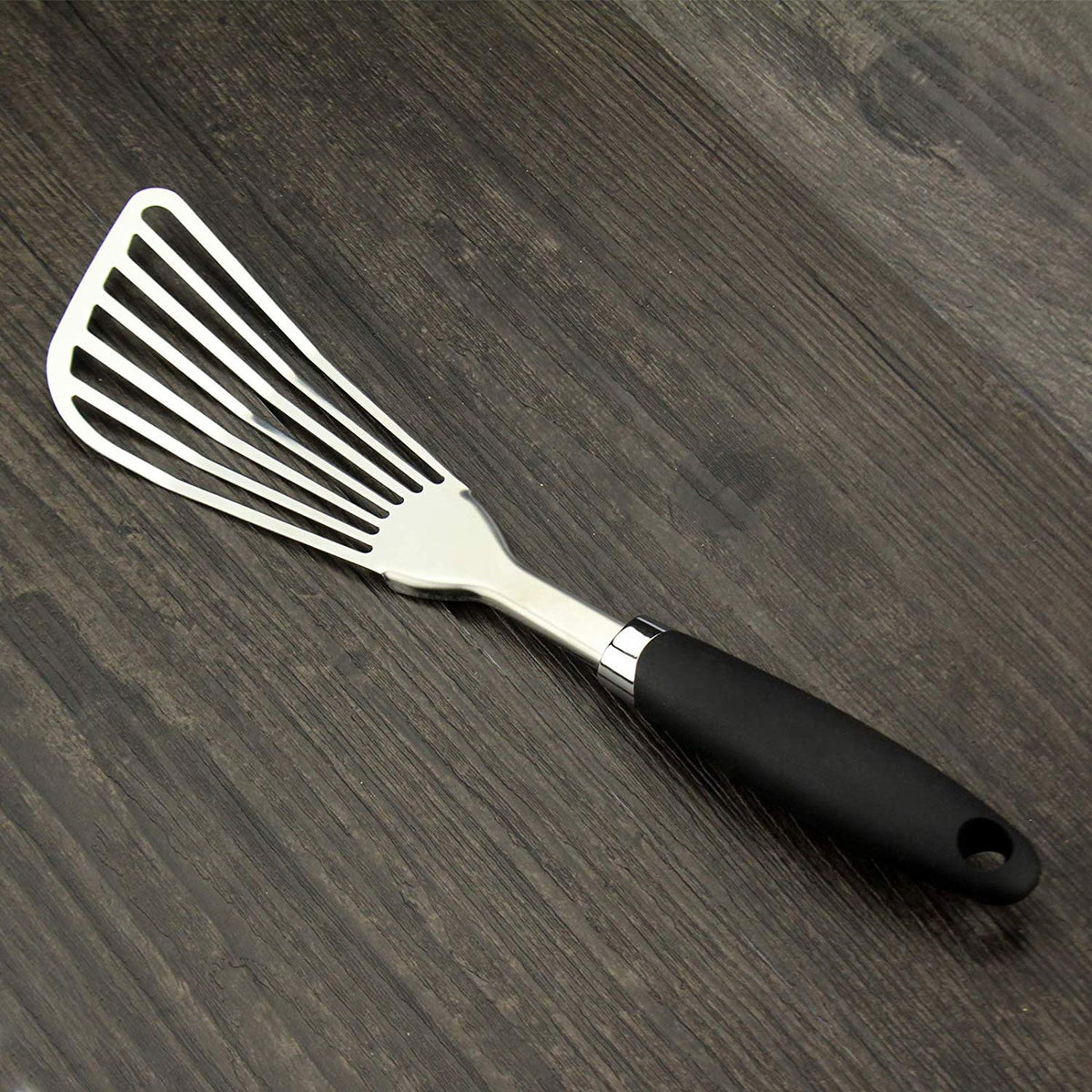 JXWING flexible head spatula helps flip delicate foods smoothly.