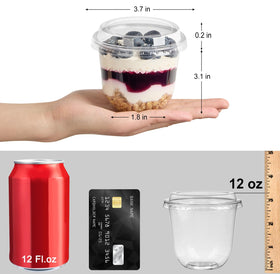 Jycnolm clear PET cups with lids for neat, spill-free servings.