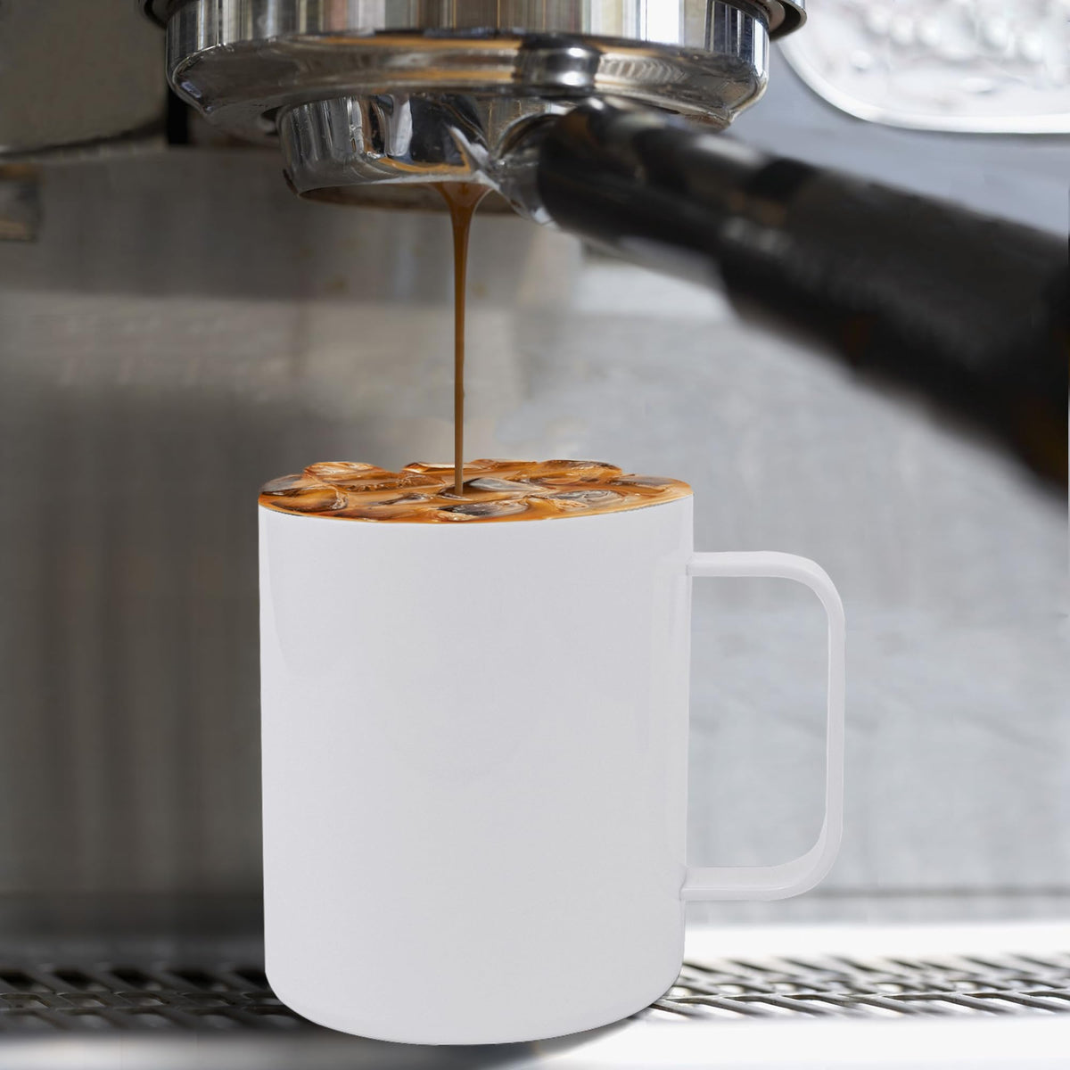 JYLJINGYULI includes straw and lid for flexible use on the go.