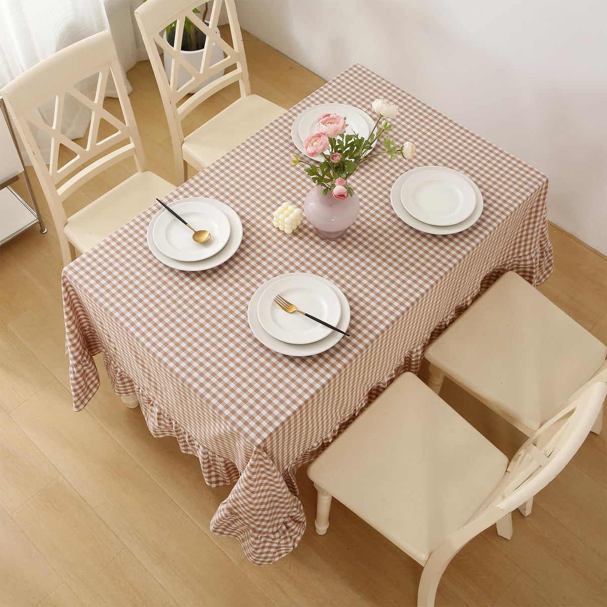 K MASANIJI machine-washable tablecloth for easy care and busy homes.