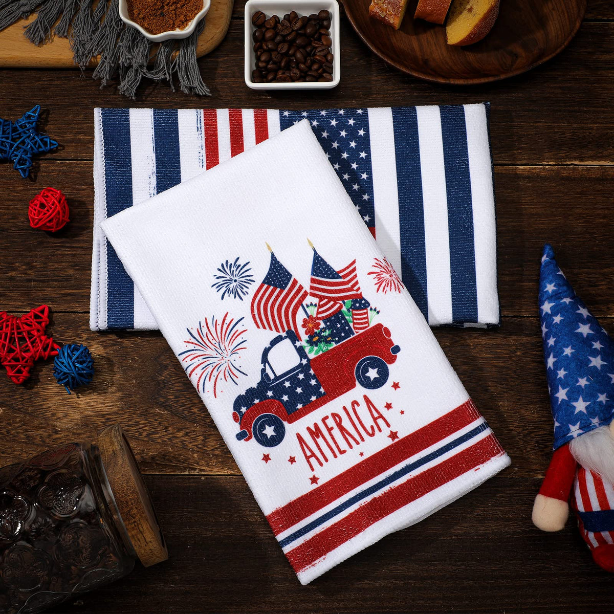 Kajaia stars pattern towels brighten counters and promote absorbent, fast-drying performance.