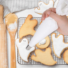 Kalione cotton cloth material offers durable, reusable piping bags.