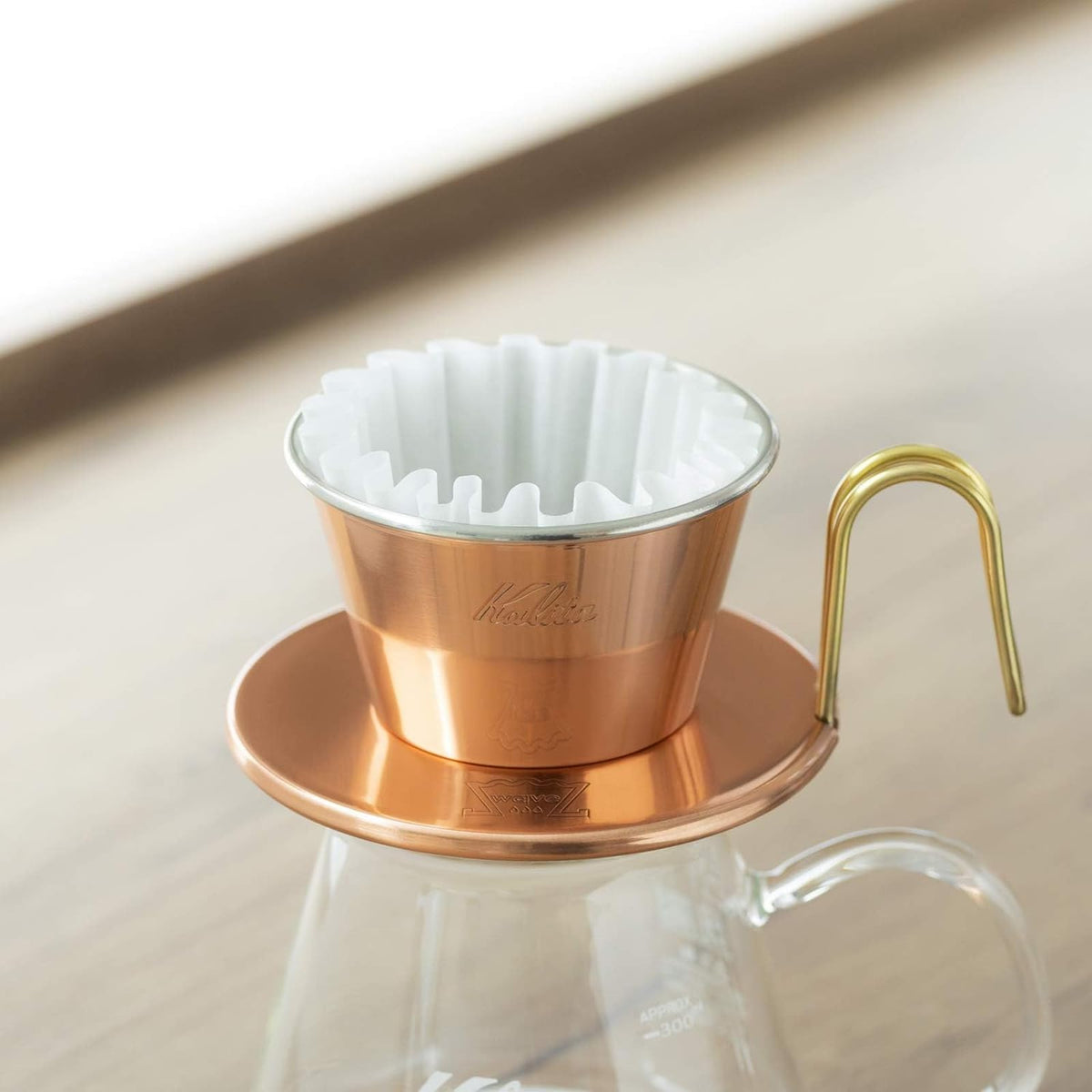 Kalita Karita Wave 185 filter laid flat to balance extraction in the bottom