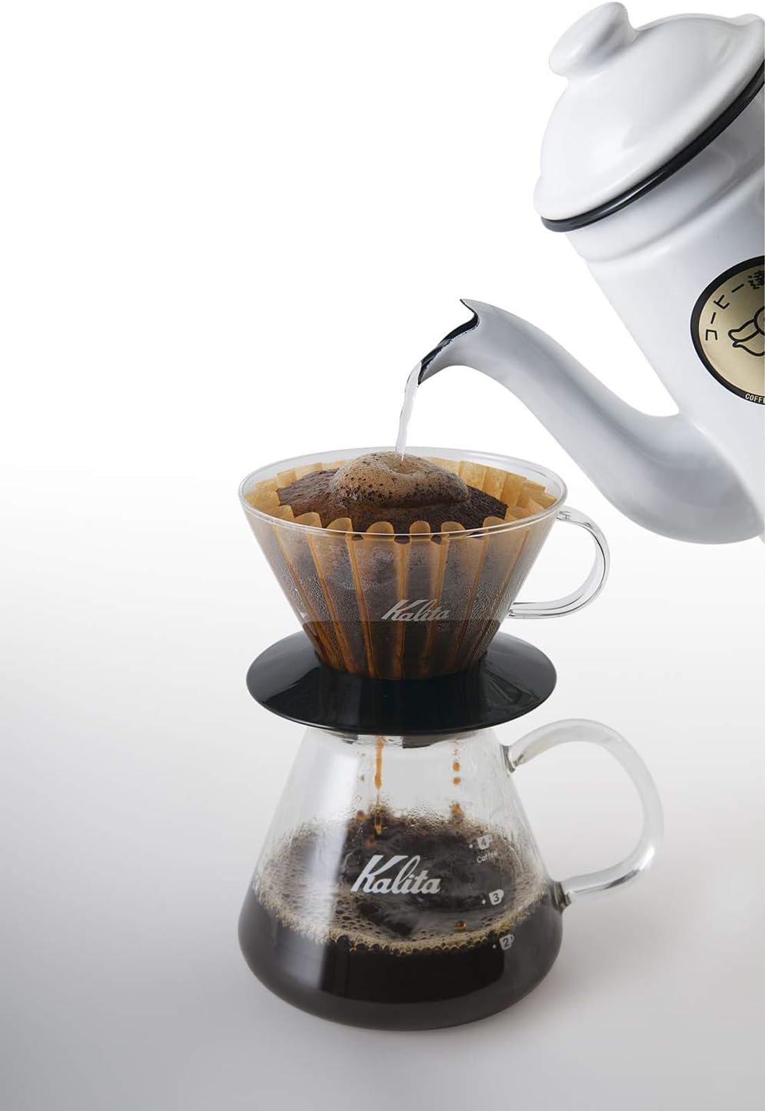 Kalita Wave 185 heat-resistant glass enables practical, portable brewing anywhere.