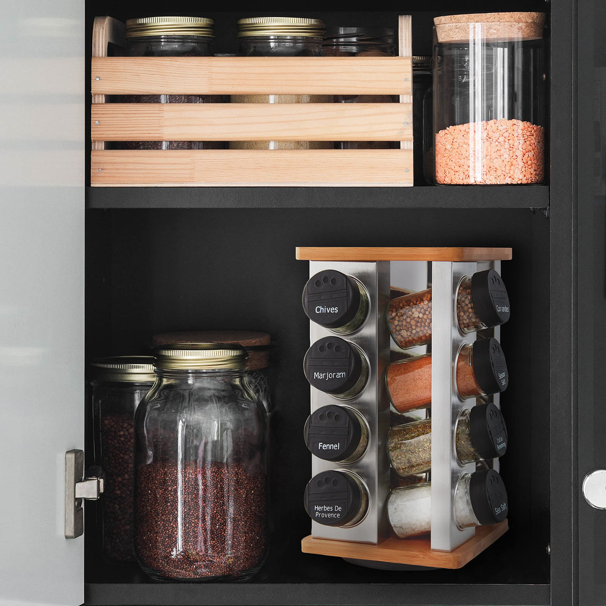 Sixteen pre-filled jars offer a ready-to-use spice collection.