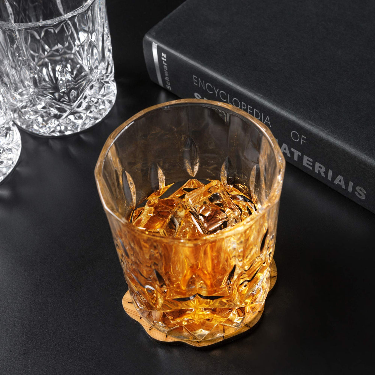 KANARS flaring mouth design enhances aroma capture for single malts and aged blends.