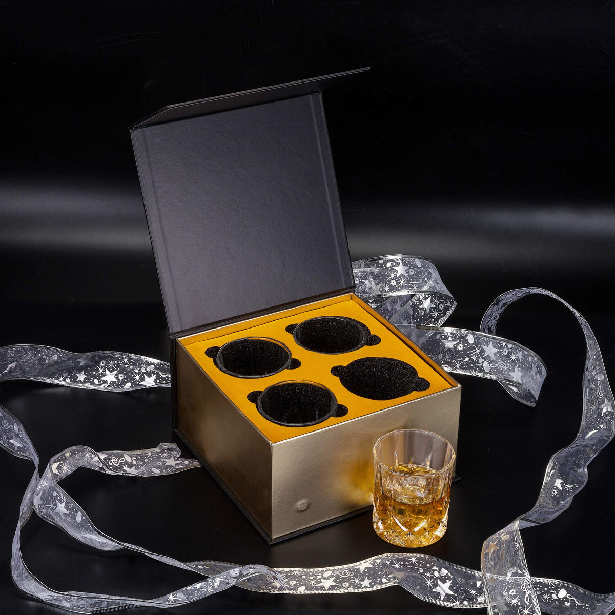 KANARS hand-friendly ergonomic design fits comfortably in palm for long pours and casual sipping.