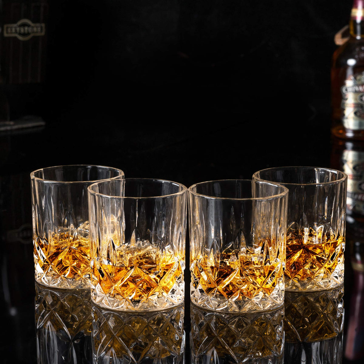 KANARS heavy base platinum glass demonstrates durability and a sturdy hand feel during use.