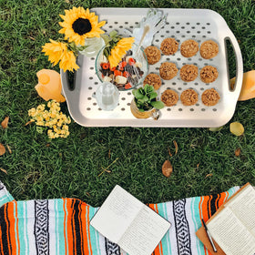 KAQAHIDO kid friendly serving trays help keep mess to a minimum.
