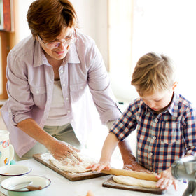 KARRYOUNG easy-clean rolling pin with wipe-clean surface.