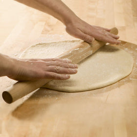 KARRYOUNG fondant-rolling-pin ideal for delicate dough handling.