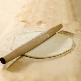 KARRYOUNG rolling pin with smooth construction prevents dough sticking.