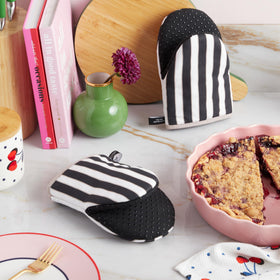 kate spade new york botanical stripe mini oven mitts, 5.5 in x 8 in, black and beige.