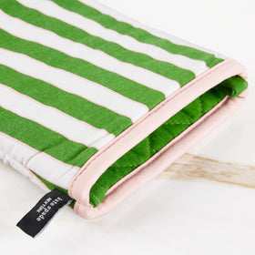 Machine washable kate spade new york mitts simplify post‑cook cleanup