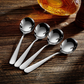 KEAWELL Louise spoon made of 18/10 stainless steel highlighting rust resistance and shine.
