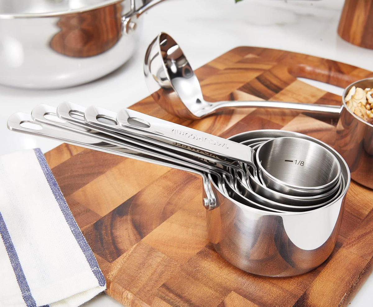 KEAWELL 1-4 cup size measuring cup ready for precise dry ingredients.