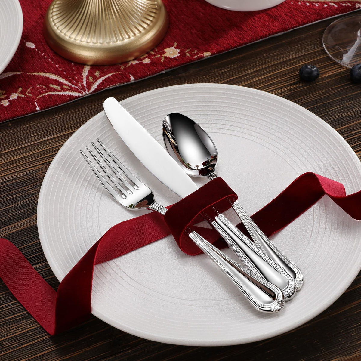 KEAWELL Pearl Edge table setting companion enhances dining aesthetics.
