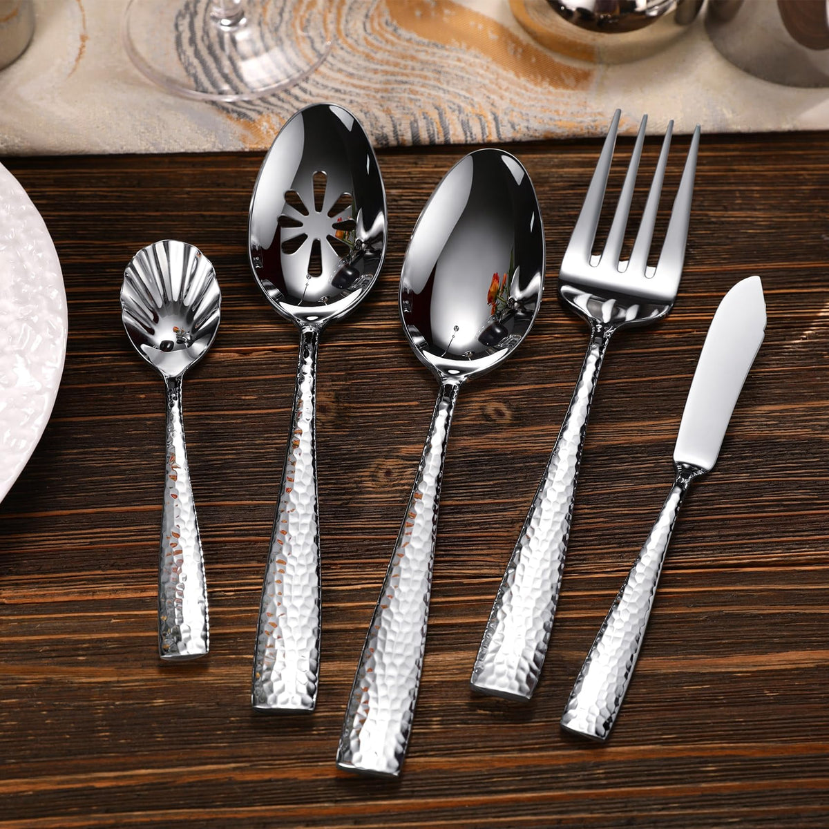 Keawell Louis hammered silverware 20-piece hammered texture close-up for premium look