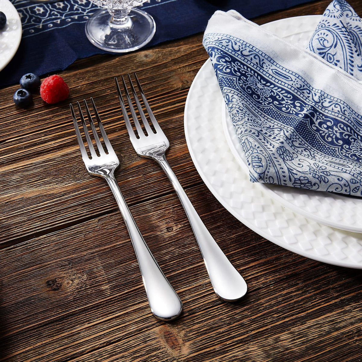 KEAWELL Verona 4-piece set expands your versatile dining options.