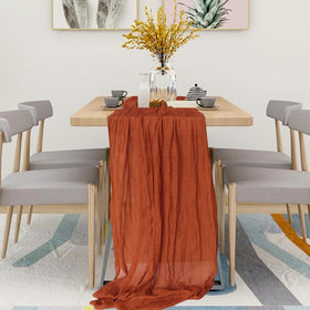 Keepshowing reusable and machine-washable table runner for easy care.
