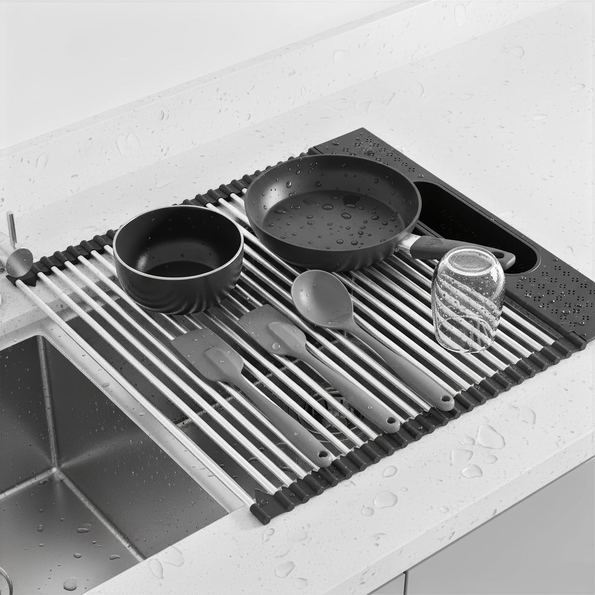 KEGFRES roll-up rack wipes clean and is dishwasher-safe