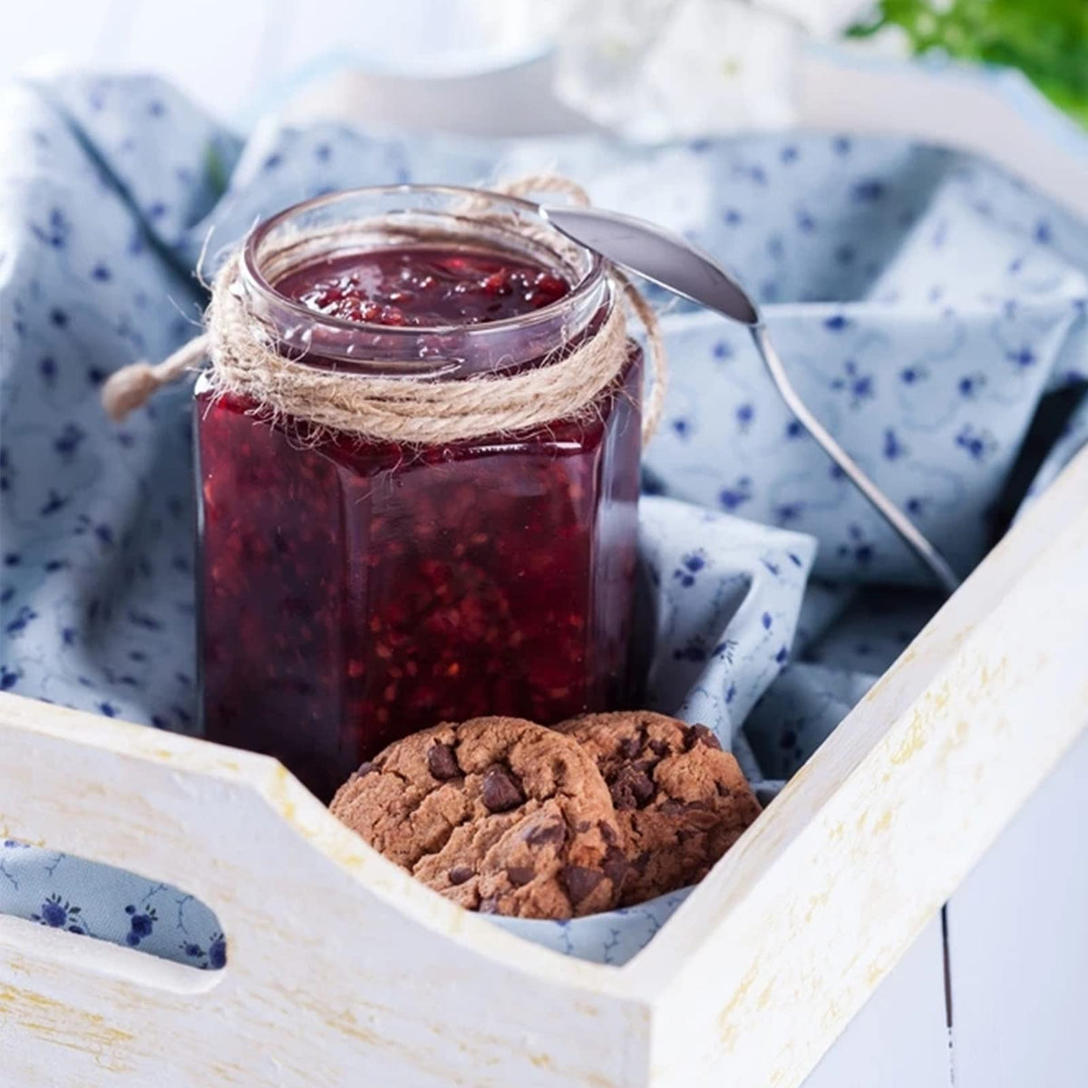 Keketin jars store spices, baby foods, and small items efficiently.