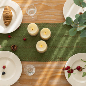 Keketoarrange woven burlap dining centerpiece on a farmhouse table
