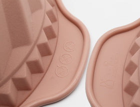 Kenond silicone mold is easy to wash in soap.