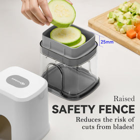 Three-blade KEOUKE chopper sizes ready for versatile cuts.