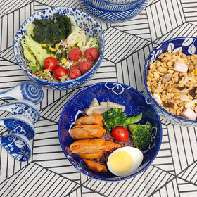 KeQiu included chopsticks and spoon for authentic ramen dining