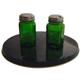 Kerixi nostalgic kitchen shakers in green glass, sturdy with classic charm.