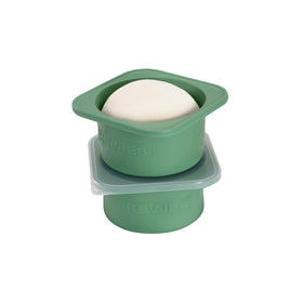 KEVJES 1000ml plus dough-proofing container showing large capacity for big pizzas.