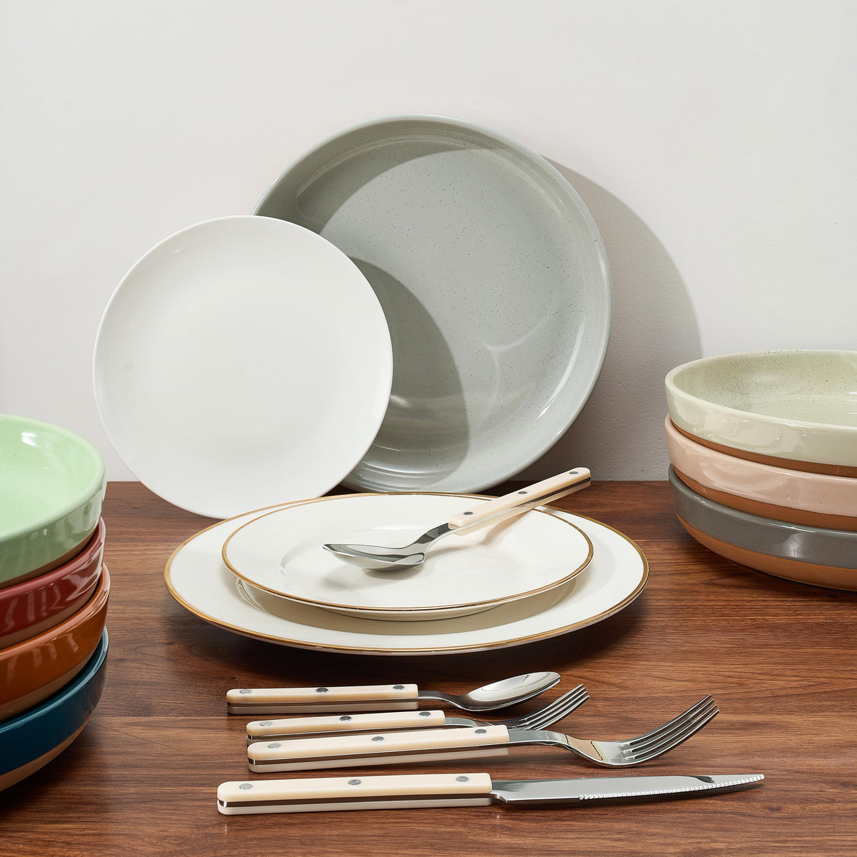 Khen gift-ready cutlery set ideal for housewarmings and celebrations.