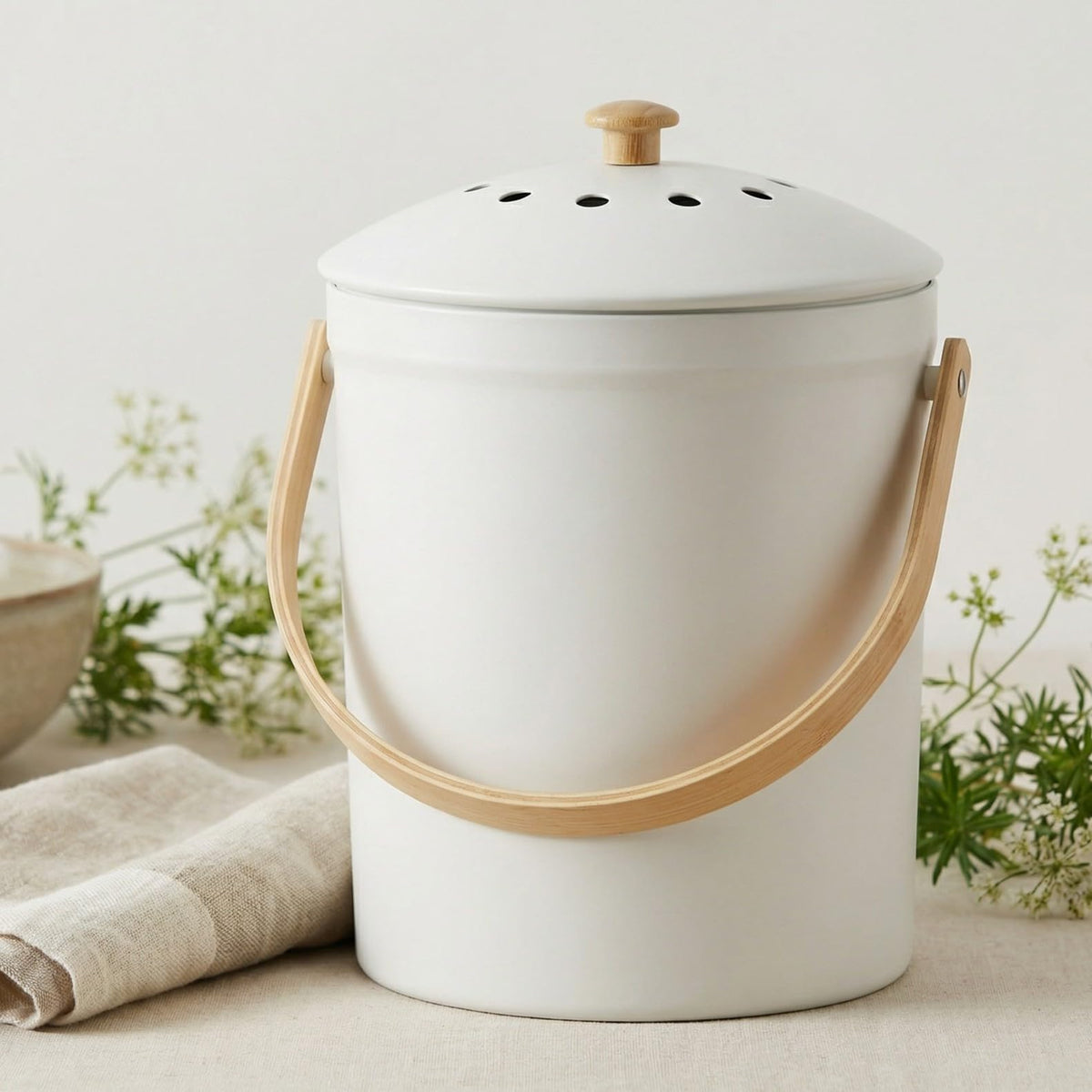 KIBAGA keeps counters neat and organized with a stylish design.