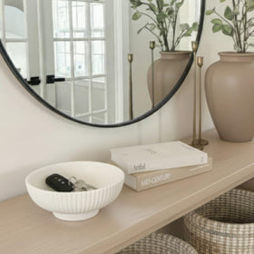 KIBAGA unique texture color-shift bowl, adding artisanal charm to any table setting.