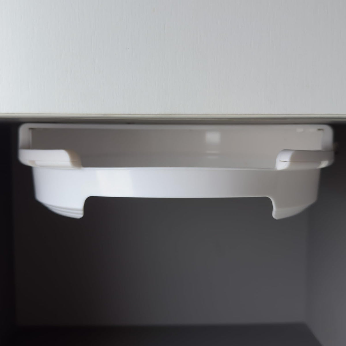 KIKINIKO RV travel paper plate dispenser for quick meals on the go.