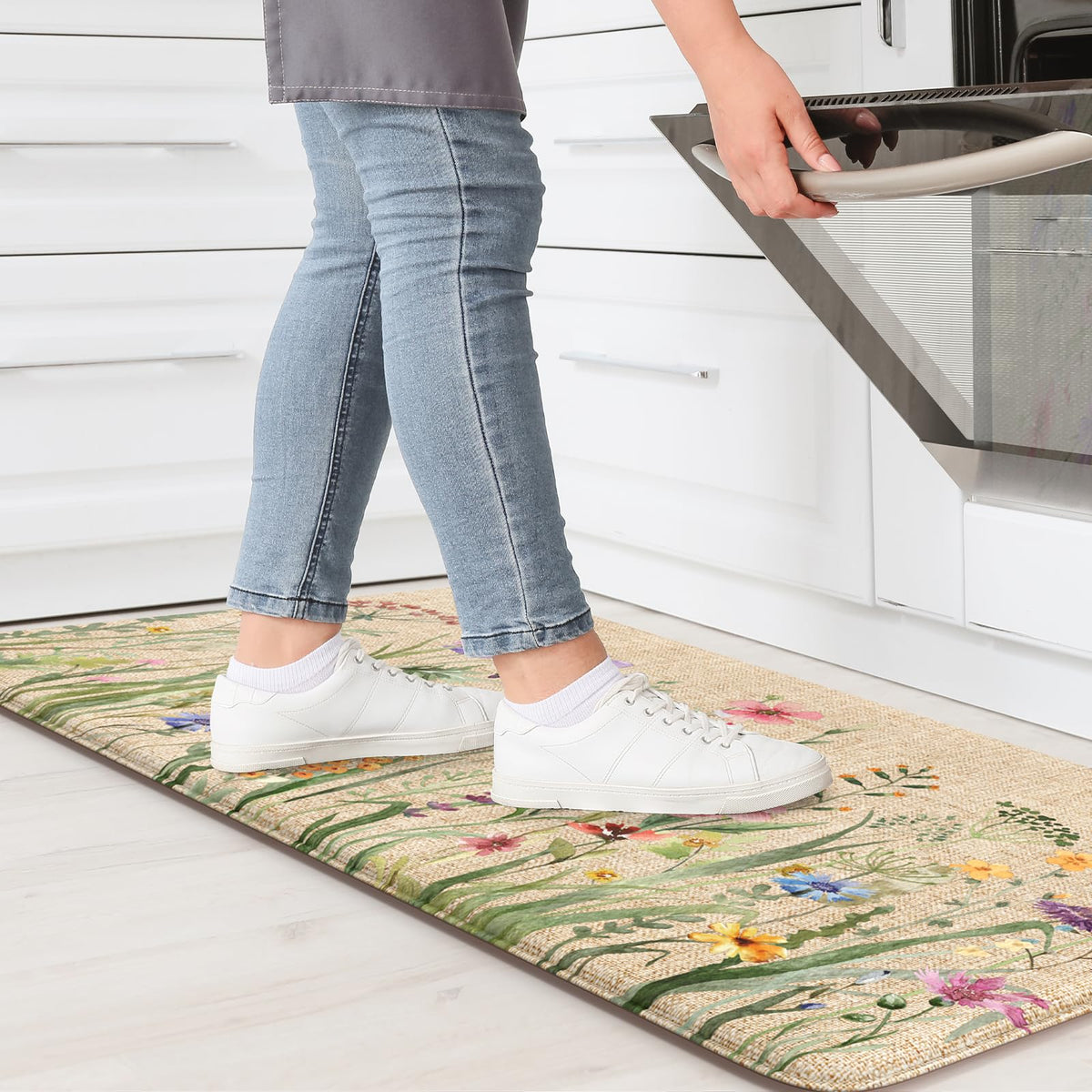 KIMODE anti-fatigue mat easy to clean and dries flat after spills