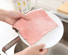 Kimteny pink-grey dish towels designed to resist fading after washing.