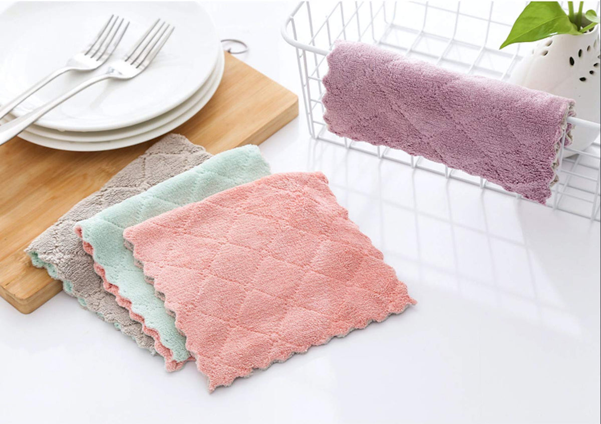 Kimteny multi-use towels for drying hands and counters.