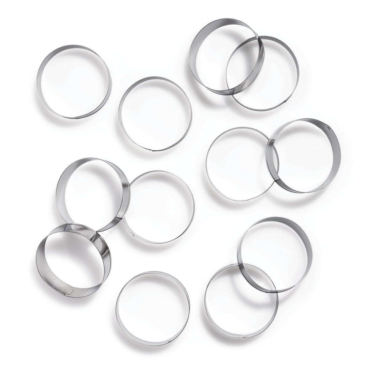 King Arthur ring set supports batch baking with 12 durable pieces.