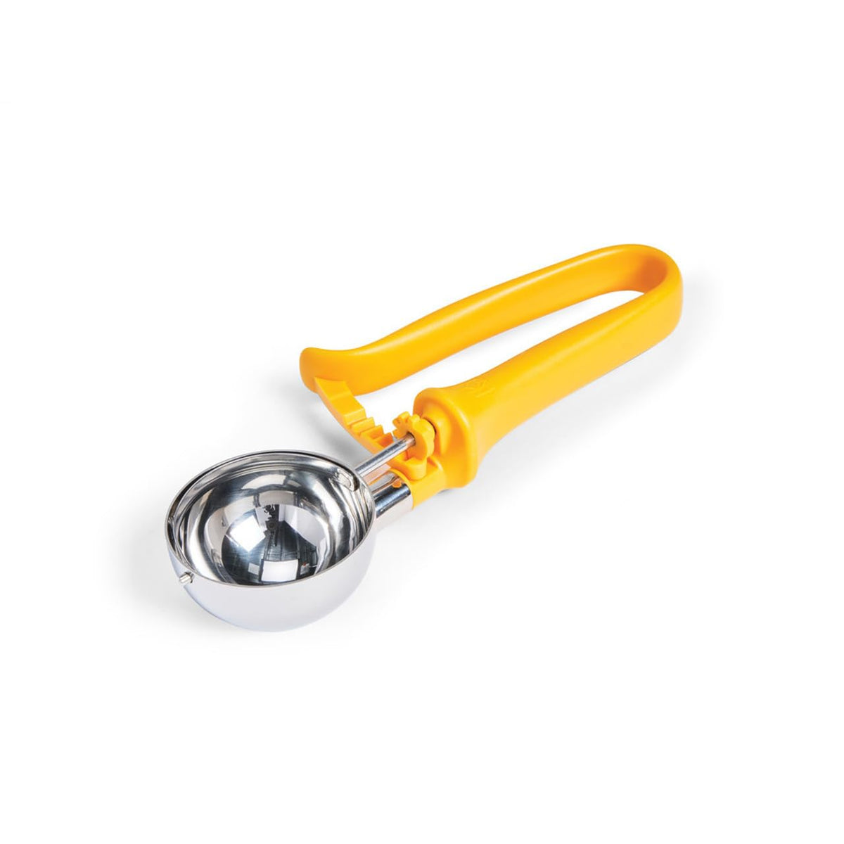 King Arthur dishwasher-safe scoop simplifies kitchen cleanup.