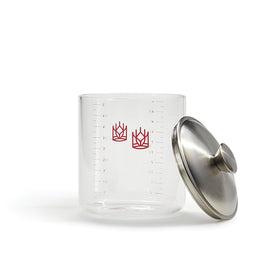 King Arthur glass sourdough crock side view highlights compact 1.5-quart capacity.