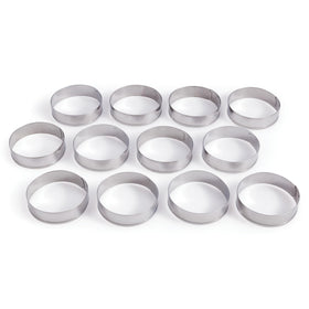 King Arthur muffin rings with rolled edges offer safe handling.