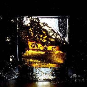 Kingrol double old fashioned glass offers a comfortable, ergonomic grip