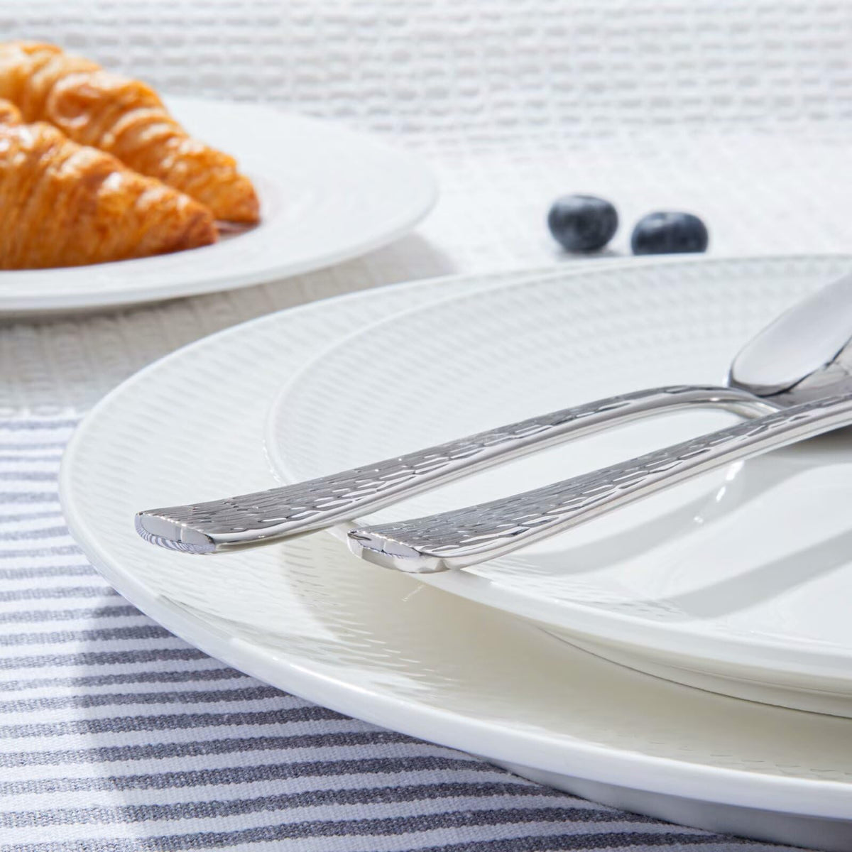 Elegant table setting for everyday meals and special occasions.