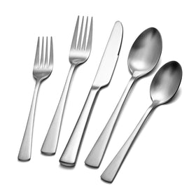 Kingstone forged dinner knives with balanced weight for easy cutting and handling