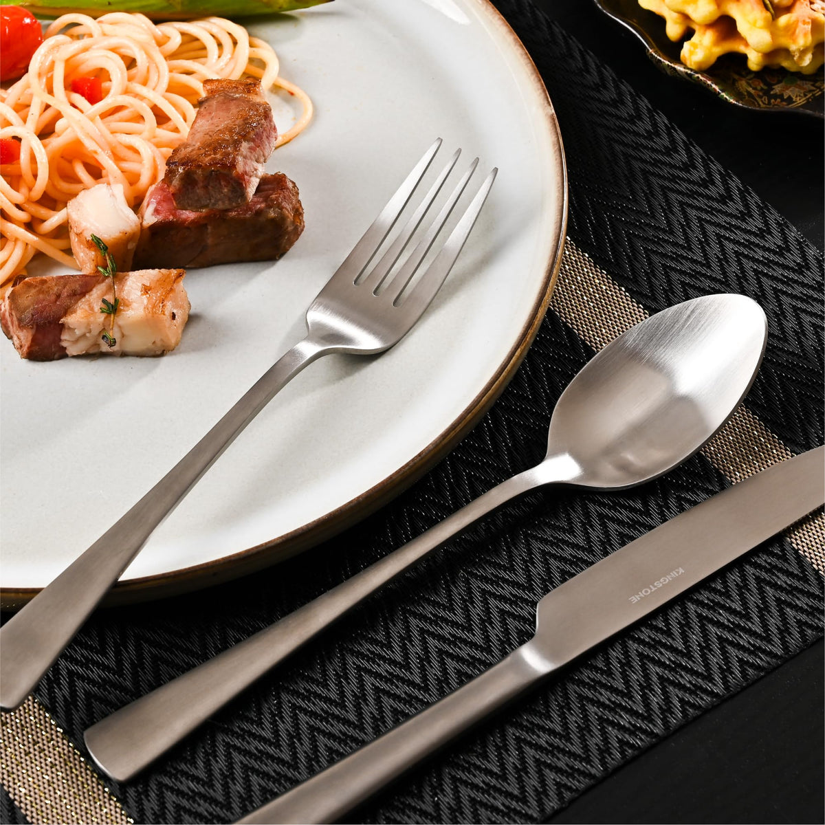 KINGSTONE gift-ready packaging ideal for weddings and housewarmings.