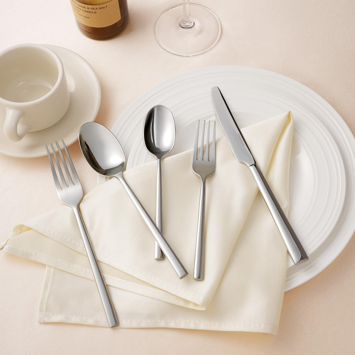 Kingstone well-balanced weight provides sturdy handling at table.