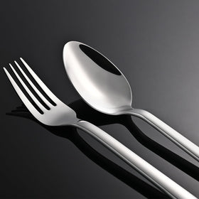 KingStone 4-piece service set for four in a modern classic design